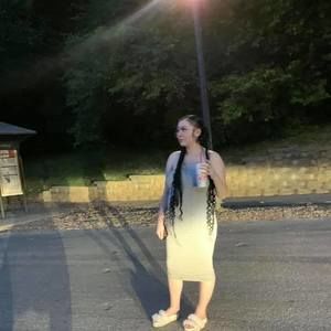 Meet your Posher, Issys